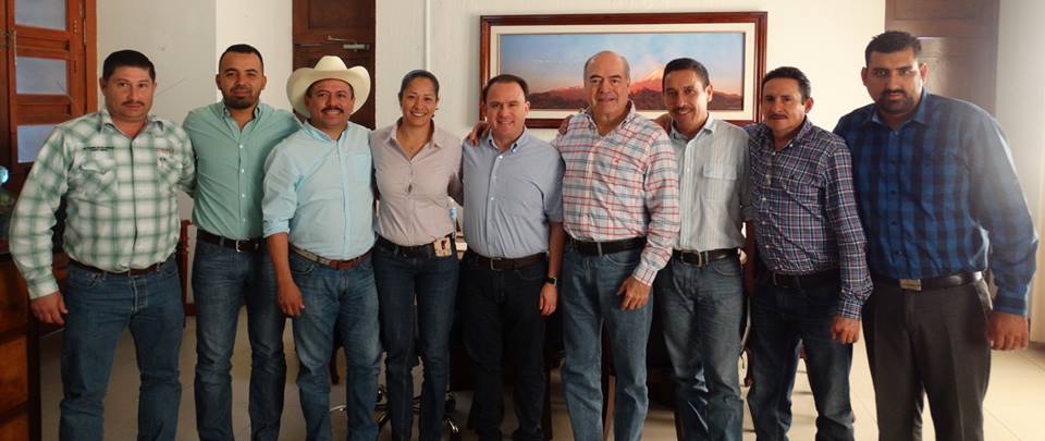 La alcaldesa de Villa de Álvarez Yulenny Cortés se reunió con el Secretario General de Gobierno Arnoldo Ochoa
