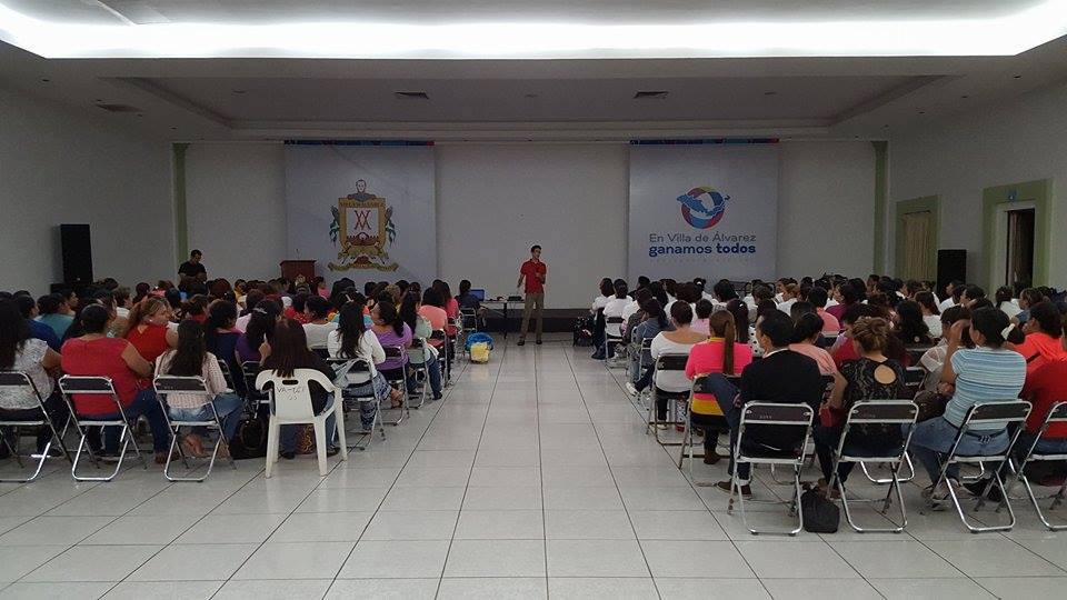 La unidad de Protección Civil de Villa de Álvarez realizó un curso de primeros auxilios donde participaron 240 trabajadores de diferentes guarderías del municipio.