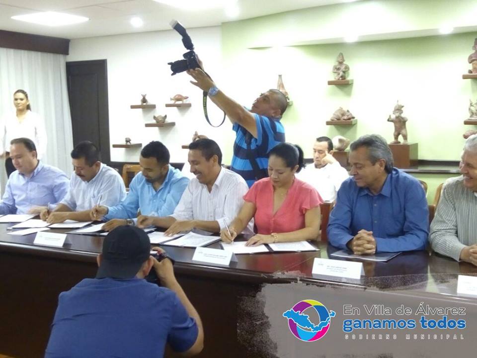 Firma de convenio FONHAPO