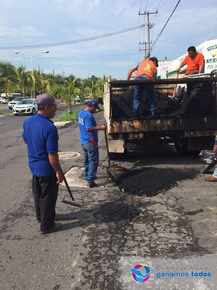 Brigadas del área de Mantenimiento y Conservación trabajan todos los días para mejorar las condiciones de nuestras calles y avenidas.