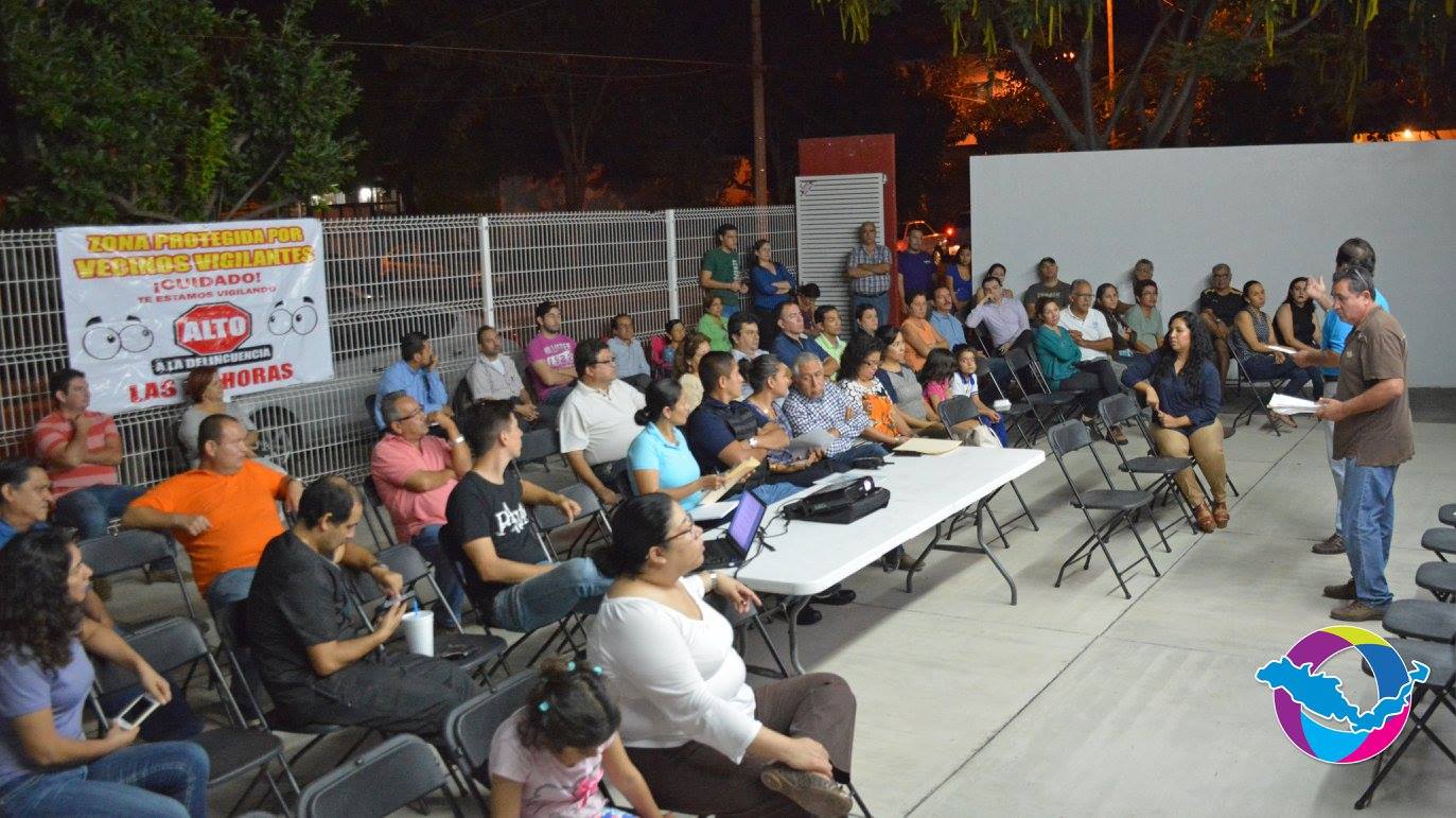 Se Reúne alcaldesa con vecinos de la colonia Real Bugambilias