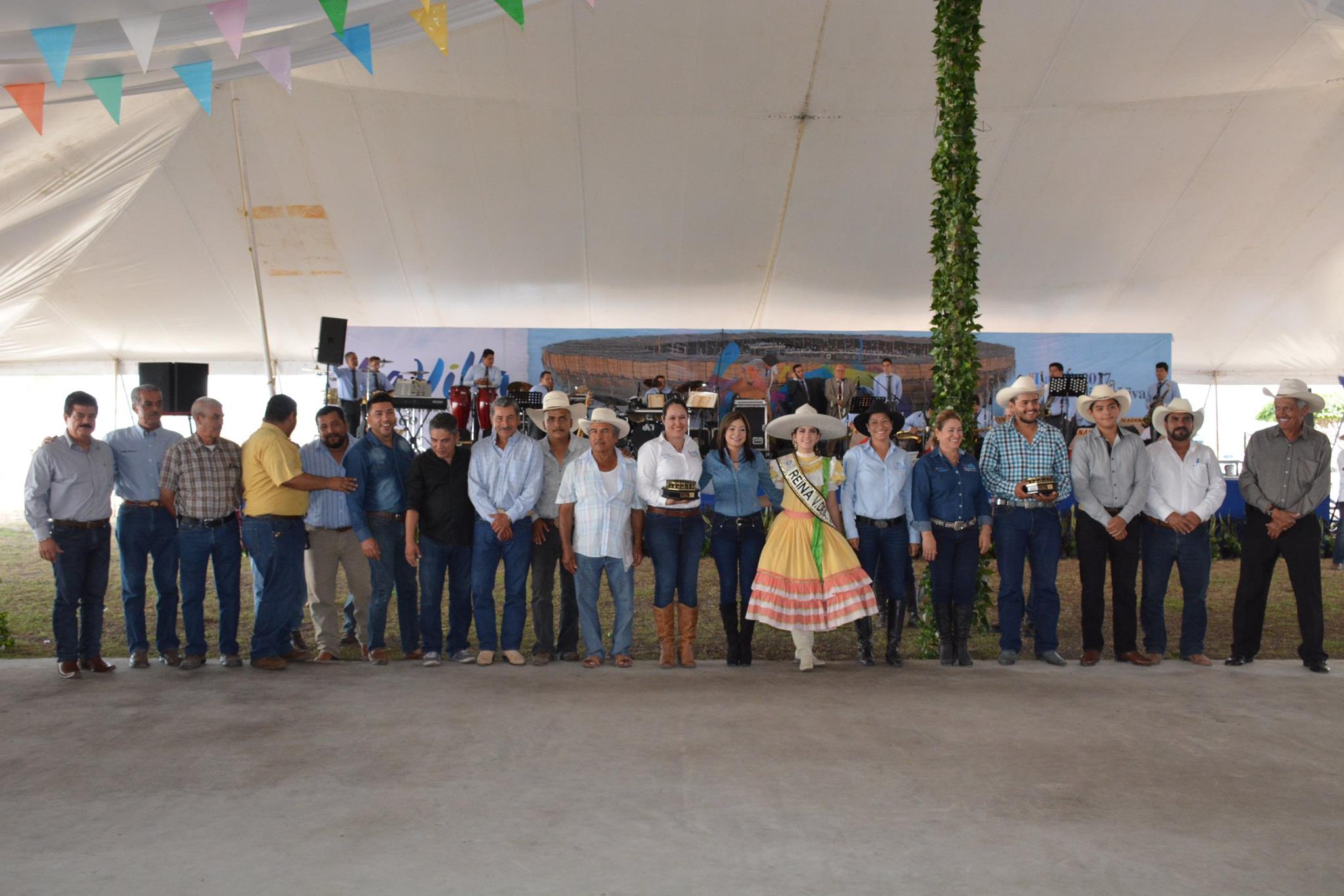 Entregan réplica de ‘La Petatera’ a Eric Iván Jiménez Camacho