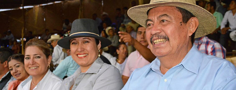 Excelente jaripeo en La Petatera con toros del ganadero Jorge Fernández