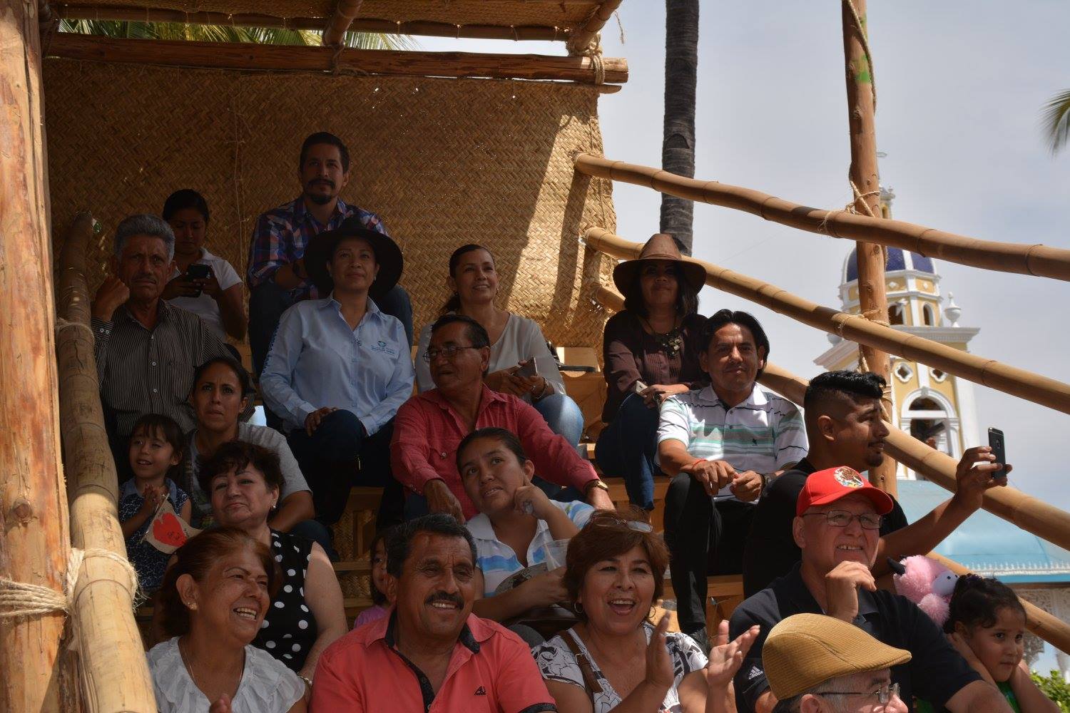 Disfrutan villalvarenses de la Cabalgata diurna de este miércoles