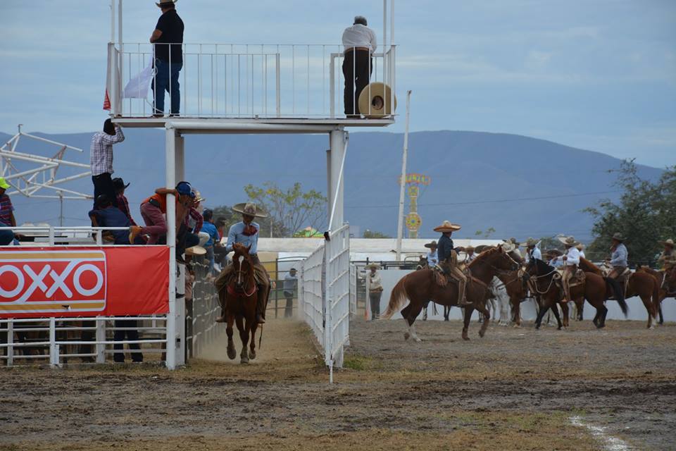 Inauguran el Lienzo Charro ‘El Petatero’ con Torneo Charro