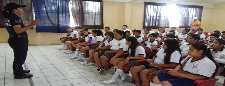 Charla Prevención del Delito en Secundarias de La Villa