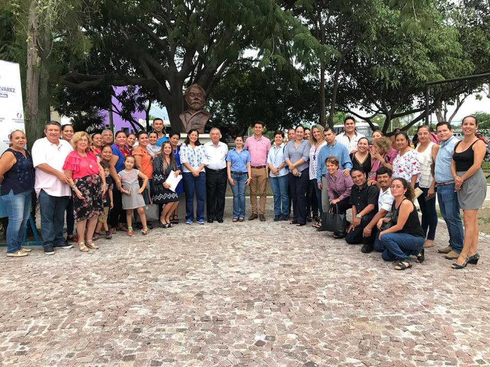 Develan busto de Manuel Clouthier “Maquío” en Av. Enrique Corona Morfín